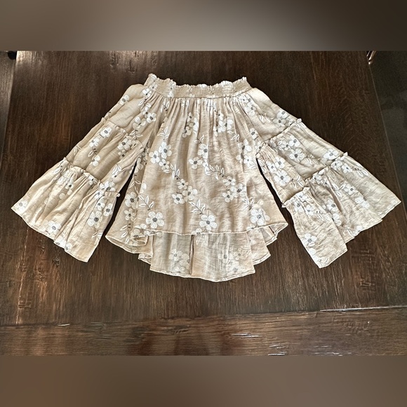 UMGEE USA Tan Flowy Off-the-Shoulder Top (Small) - Flowy Boho Chic - Picture 3 of 11